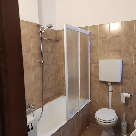 Da Giovanni E Margherita * מנדלו דל לאריו